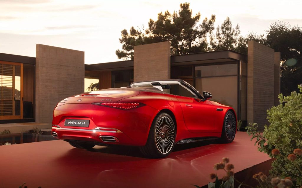 Do tiêu chuẩn khí thải mà Mercedes-Maybach SL680 Monogram chỉ dùng máy V8 chứ không dùng bản V12 giống Maybach S680, tuy nhiên xe có thể bổ sung một bản PHEV mạnh hơn trong tương lai. Ảnh: Mercedes-Maybach