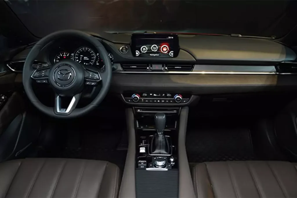 Nội thất xe Mazda6.