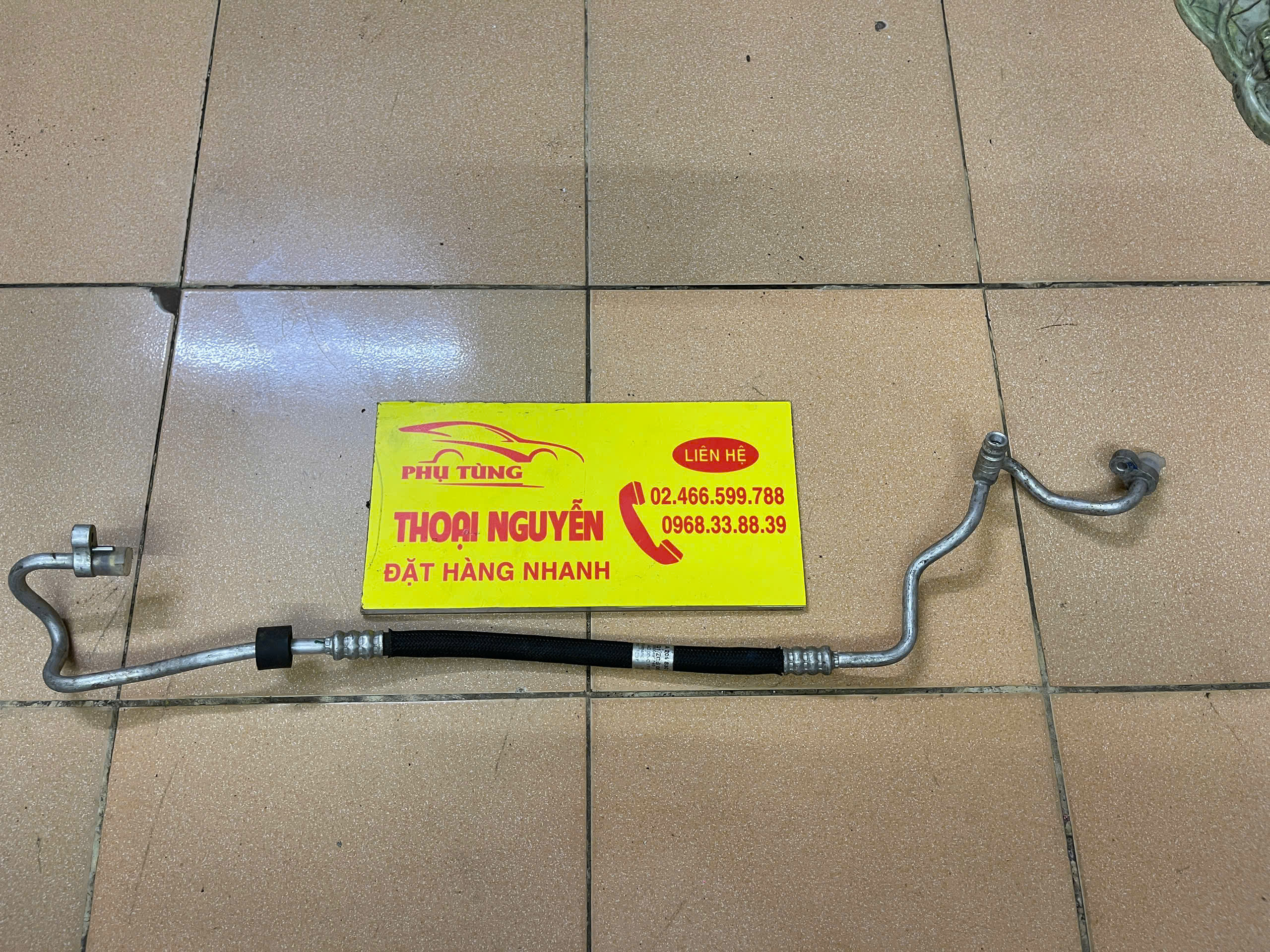 Ống dẫn điều hòa Mercedes W204 2008-2015 mã A2048304816